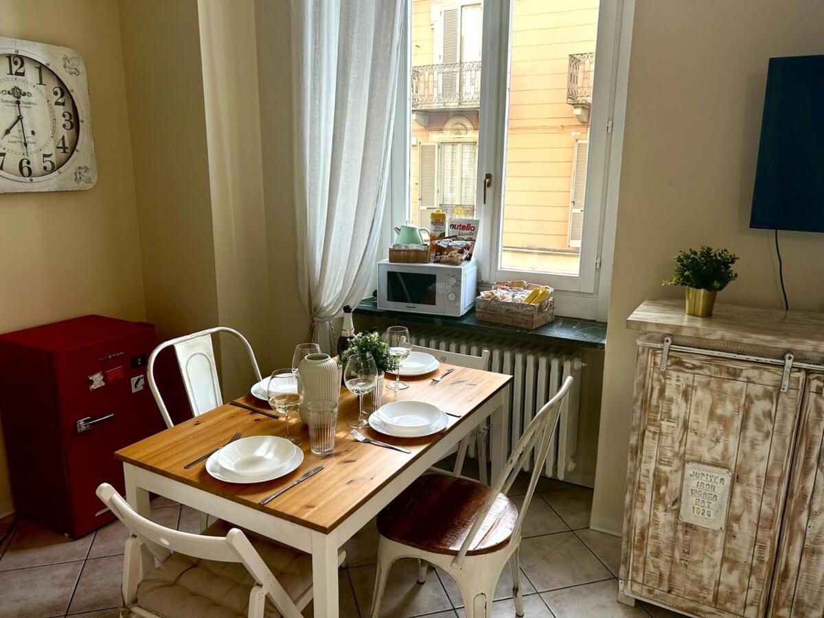 Intero - Porta Susa Appartement